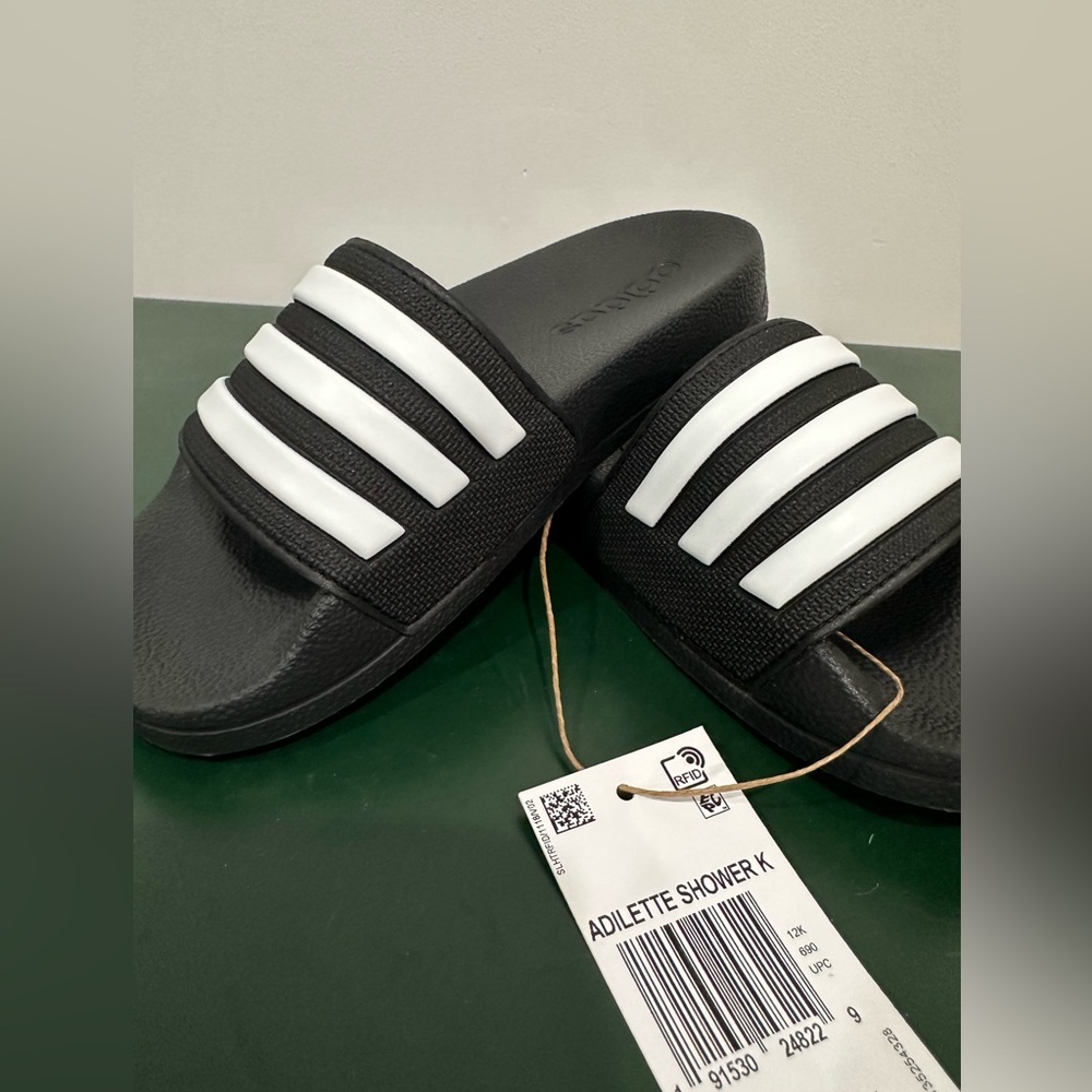 adidas Adilette Shower Slides Kids Unisex Size 11k/12k - Picture 2 of 6